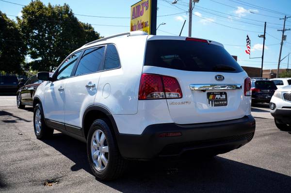 2011 Kia Sorento 2WD 4dr I4 LX - - by dealer - vehicle for sale in Cleveland, OH – photo 6
