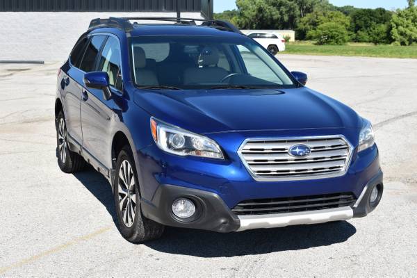 2017 Subaru Outback 2.5I Limited AWD ***33K MILES ONLY*** - cars &... for sale in Omaha, IA – photo 4