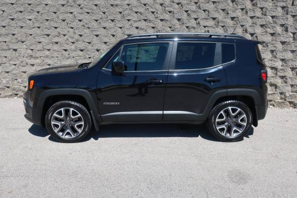 2017 Jeep Renegade Latitude 4X4 ONE OWNER - - by for sale in FOX RIVER GROVE, IL – photo 3