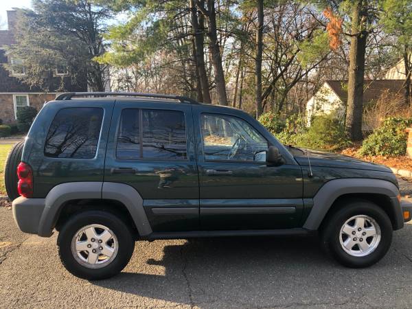 2005 Jeep Liberty 4x4 - cars & trucks - by owner - vehicle... for sale in Totowa, NY – photo 5