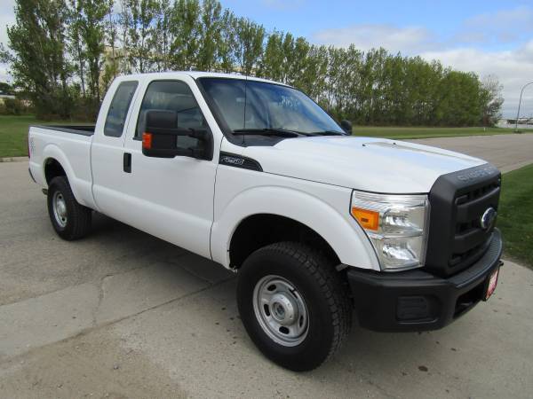 2013 FORD F250 SUPERCAB - 4X4 - SHORT BOX - 6.2 LITER - VERY CLEAN for sale in Moorhead, ND – photo 4