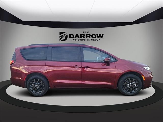 2021 Chrysler Pacifica Limited for sale in Waukesha, WI – photo 33