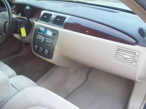 2011 Buick Lucerne CX Fwd Sedan - - by dealer for sale in Spartanburg, SC – photo 19