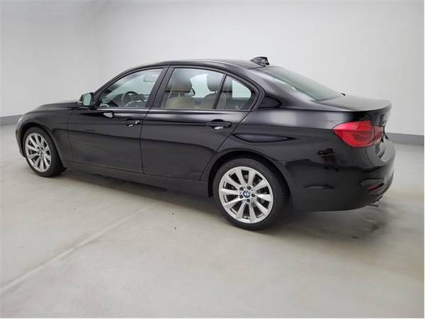 2018 BMW 320i xDrive - sedan - - by dealer - vehicle for sale in Taylor, MI – photo 3
