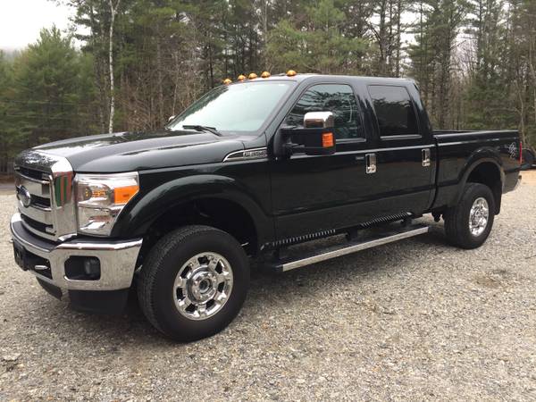 2016 Ford F350 f-350 Super Duty CREW CAB Gas XLT 4x4 Crew Cab for sale in Portsmouth, VT – photo 2