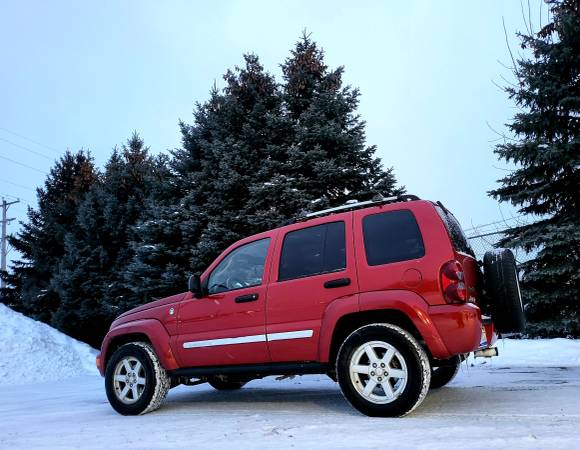 2006 Jeep Liberty 4x4! - - by dealer - vehicle for sale in Holland , MI – photo 4