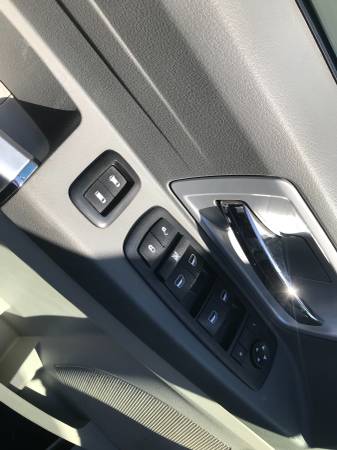 2008 Chrysler Town and Country Touring Dual DVD heated leather for sale in Jacksonville, IL – photo 12