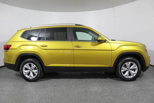 2018 Volkswagen Atlas, Kurkuma Yellow Metallic for sale in Wall, NJ – photo 6