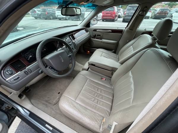 Lincoln Town Car Great Condition - - by dealer for sale in Lakeland, FL – photo 5