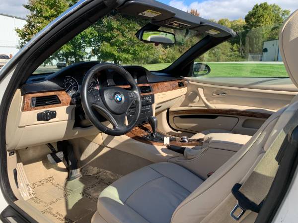 2008 BMW 328i hard top convertible 67k miles White w/Tan leather for sale in Jeffersonville, KY – photo 9