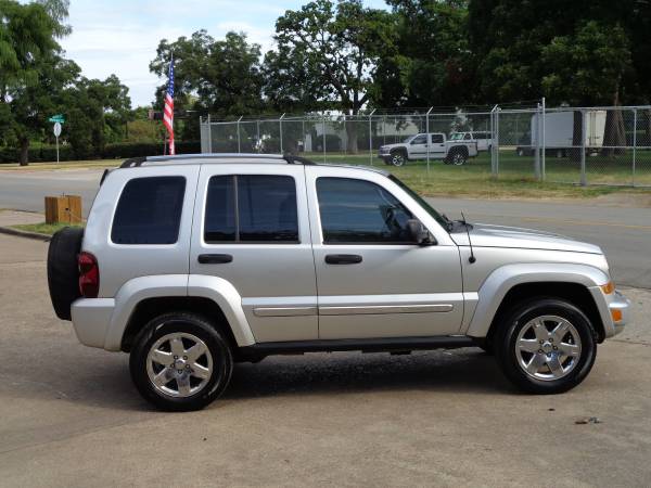 2006 Jeep Liberty 3 7L Limited Mint Condition Lowe Mileage Must See for sale in Dallas, TX – photo 3