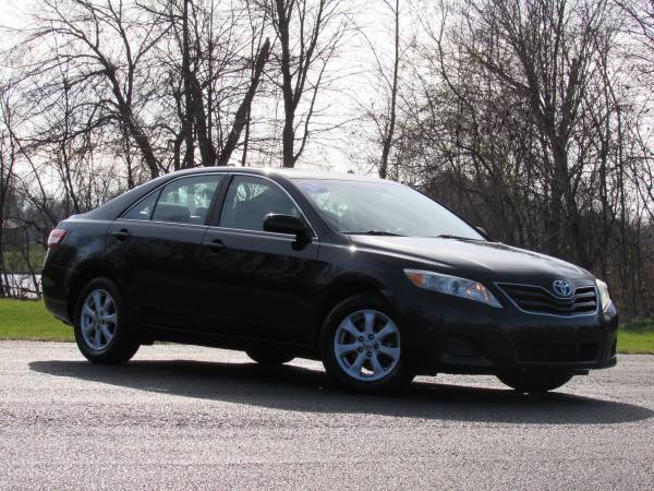 2010 Toyota Camry LE V6 w/ Moonroof - CLEAN! - cars & trucks - by... for sale in Jenison, MI