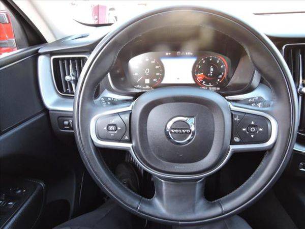 2018 Volvo XC60 T6 Momentum for sale in Salem, MA – photo 24