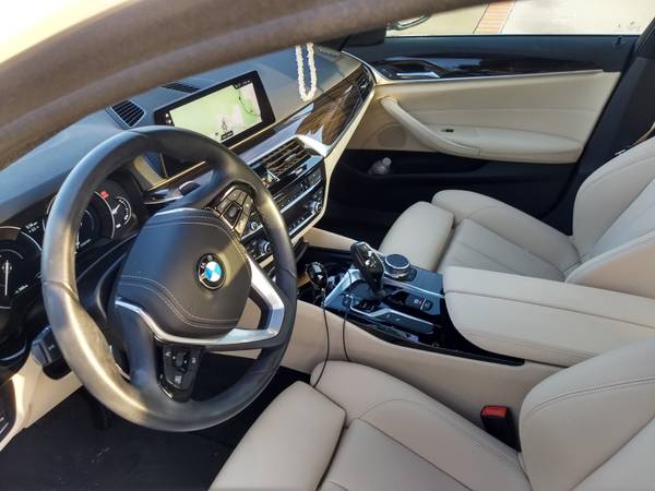 Lease Take over 2019 White BMW 530 e with Carpool Sticker for sale in Irvine, CA – photo 3