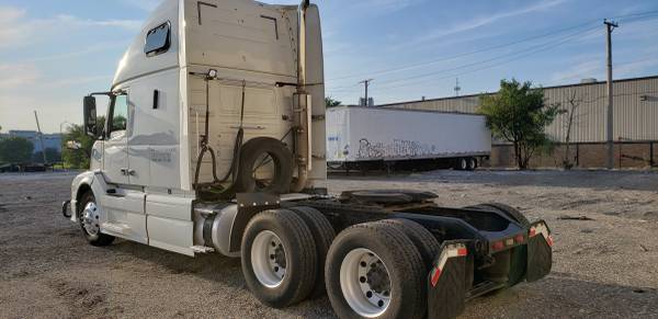 2008 volvo vn/vnl 670 with Volvo D12 engine for sale in Chicago, IL – photo 3