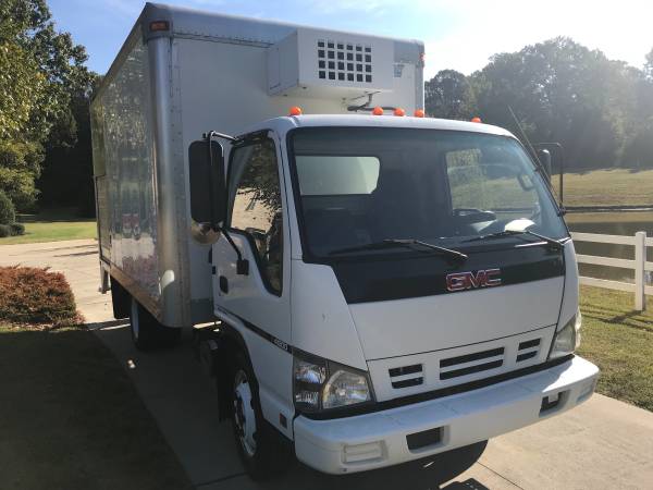 2007 GMC W4500 REEFER TRUCK for sale in Clemmons, NC – photo 2