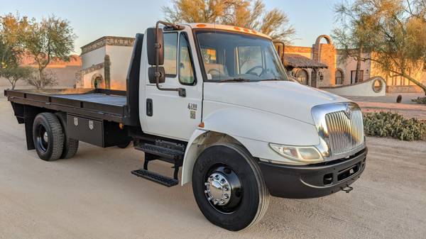 2006 INTERNATIONAL 4200 FLATBED 34K MILES FLATBED STAKEBED TRUCK -... for sale in Scottsdale, AZ – photo 2