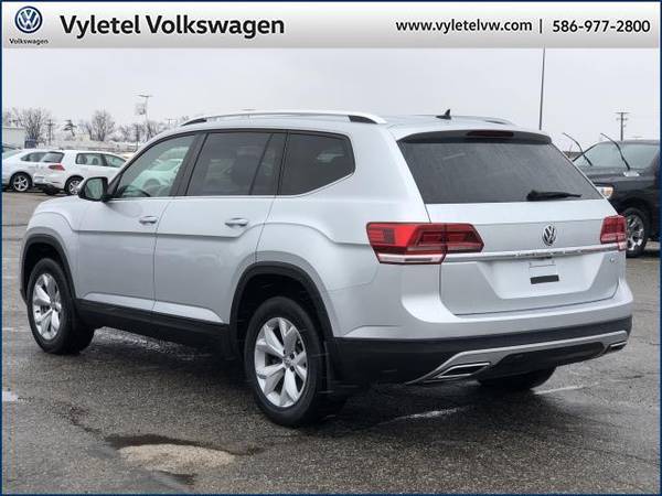 2018 Volkswagen Atlas SUV 3.6L V6 Launch Edition FWD *Ltd - cars &... for sale in Sterling Heights, MI – photo 4