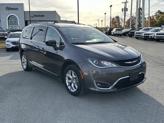 2019 Chrysler Pacifica Touring L Plus FWD for sale in Crestwood, KY – photo 2