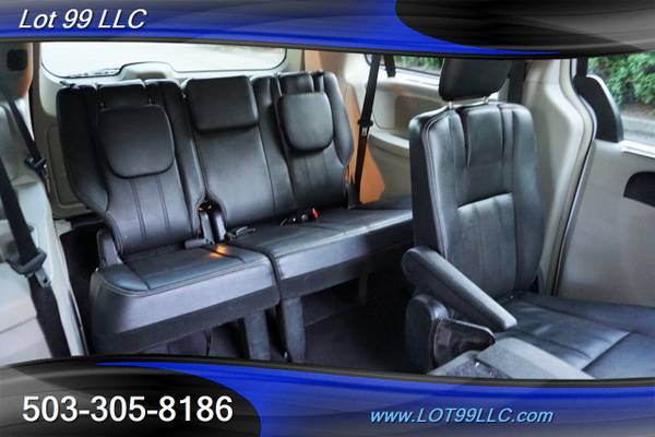 2014 Chrysler Town & Country Touring-L Minivan New Tires Navi Cam Powe for sale in Milwaukie, OR – photo 23