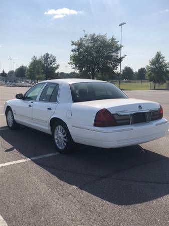2010 Mercury Grand Marquis - cars & trucks - by owner - vehicle... for sale in Sikeston, MO – photo 4