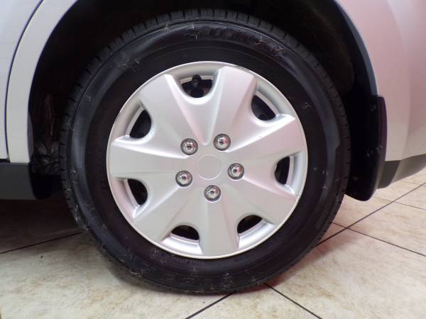 2012 Nissan Versa S hatchback 107xxx miles new tires am fm xm usb aux for sale in Ballwin, MO – photo 5