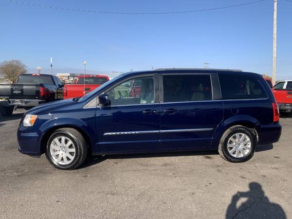 2013 CHRYSLER TOWN & COUNTRY TOURING - cars & trucks - by dealer -... for sale in Chenoa, IL – photo 5