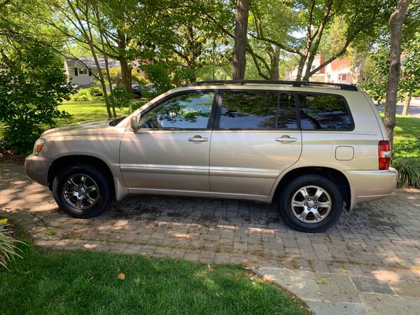 2005 Toyota Highlander 4x4 V6 w/3rd Row Seat Only 97k Miles - cars for sale in Arlington, District Of Columbia – photo 2