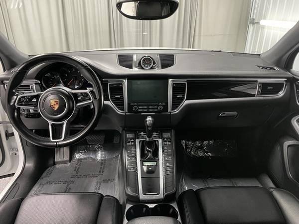 2017 PORSCHE Macan Compact Luxury Crossover SUV AWD LOW miles! for sale in Parma, NY – photo 13