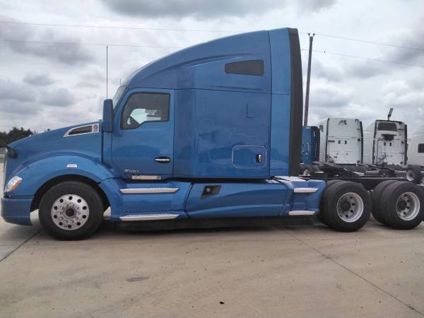 2017 Kenworth T680 - - by dealer - vehicle automotive for sale in Caddo Mills, TX – photo 2