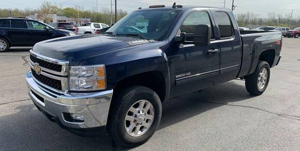 2011 CHEVROLET SILVERADO 2500H LT 4x4 Extended Cab SB for sale in Holland , MI – photo 4