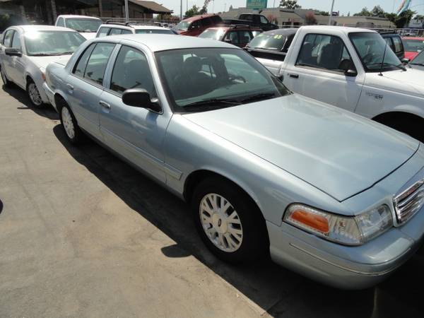 2004 FORD CROWN VICTORIA LOW 100K MILES!! VERY CLEAN !! for sale in Gridley, CA – photo 2