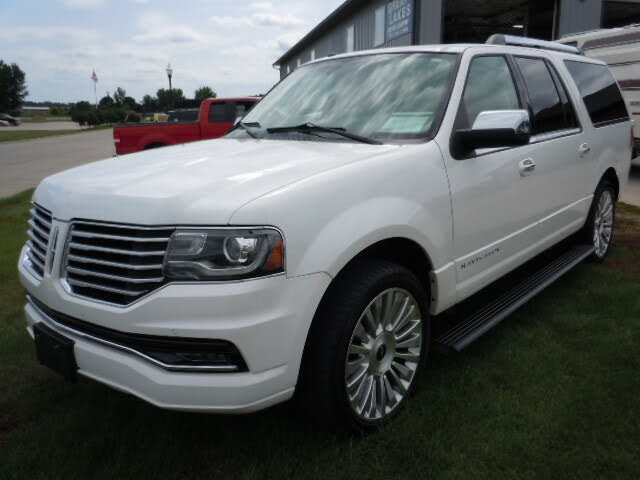 2015 Lincoln Navigator L 4WD for sale in Spirit Lake, IA – photo 2