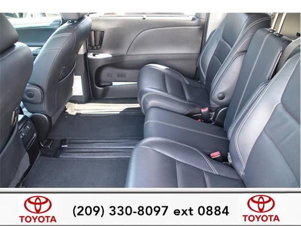2018 Toyota Sienna mini-van Passenger SE for sale in Stockton, CA – photo 3
