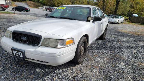 2010 Ford Crown Victoria - - by dealer - vehicle for sale in Martinsburg, WV – photo 2