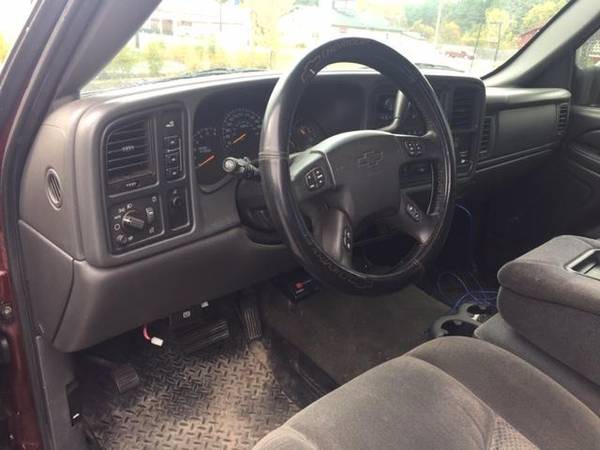 2004 Chevrolet Silverado 2500HD Ext Cab Truck w/ Fisher 8.5' SS V Plow for sale in Raymond, ME – photo 5