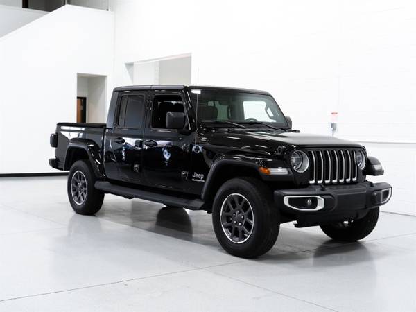 2020 Jeep Gladiator Overland 4x4 - - by dealer for sale in Macomb, MI – photo 4