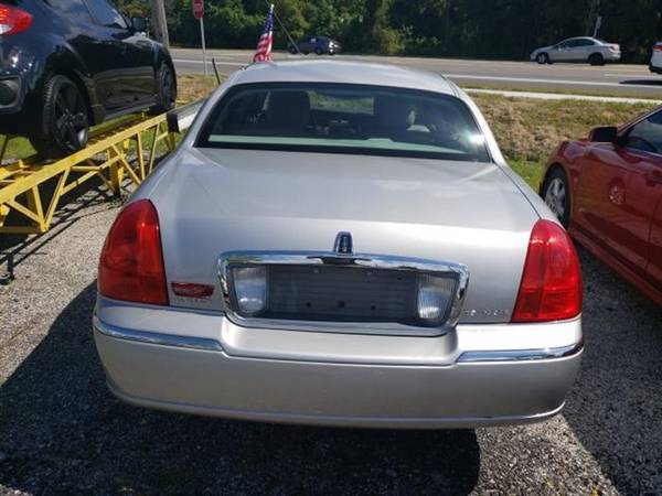 2011 LINCOLN TOWNCAR**LEATHER**LOADED**COLD AC**UBER READY** for sale in FT.PIERCE, FL – photo 3
