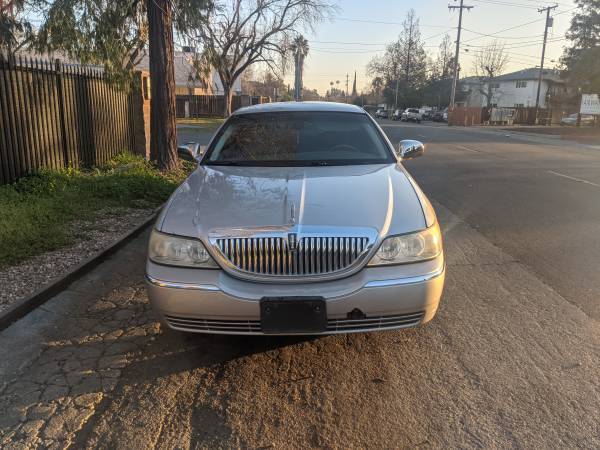 2004 Lincoln Town Car for sale in Carmichael, CA