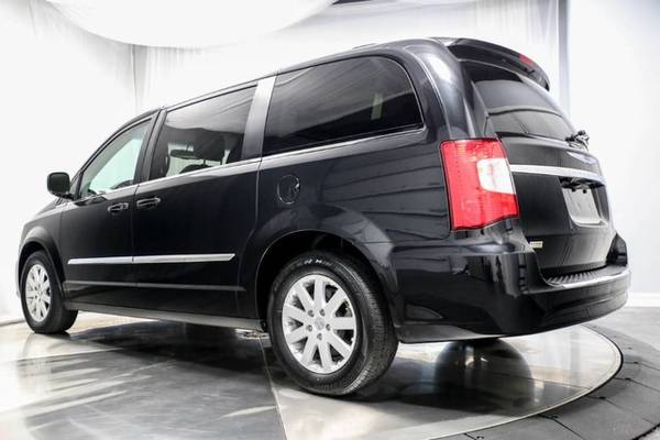 2015 Chrysler TOWN & COUNTRY TOURING STOW&GO LEATHER EXTRA CLEAN VAN for sale in Sarasota, FL – photo 3