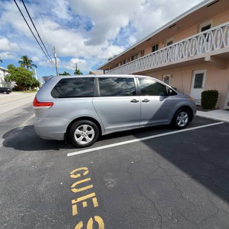 2012 Toyota Sienna SE 7 Passengers 61K MILES Pristine Condition for sale in Boynton Beach , FL – photo 6