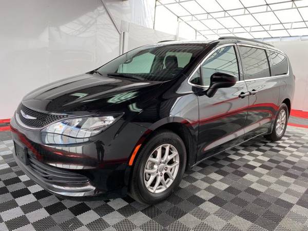 2020 Chrysler Voyager LXI Minivan - - by dealer for sale in Richmond Hill, NY – photo 2