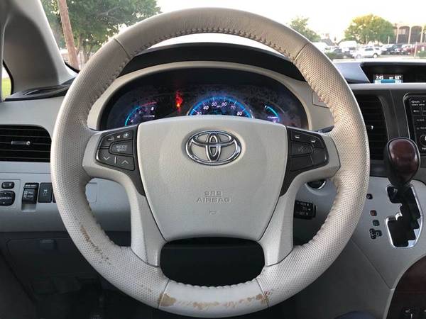 *TOYOTA* *SIENNA* *XLE*--2013-- EVERYONE APPROVED!! CLEAN TITLE for sale in Houston, TX – photo 17