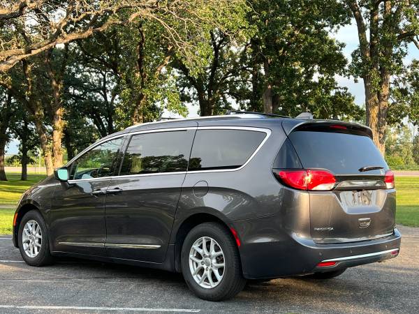 2020 CHRYSLER PACIFICA TOURING L - - by dealer for sale in Shakopee, MN – photo 7