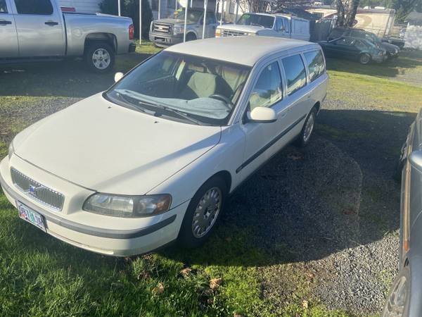 2001 Volvo V70 2 4 M 5dr Wgn with Interior courtesy lights w/delay for sale in Sweet Home, OR – photo 3