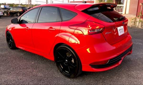 2017 FORD FOCUS ST HATCH (19k miles) *MANUAL TRANSMISSION* for sale in San Antonio, TX – photo 12