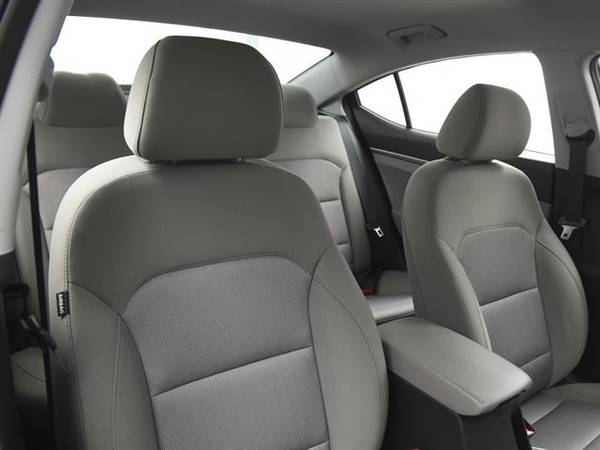 2017 Hyundai Elantra SE Sedan 4D sedan Silver - FINANCE ONLINE for sale in Atlanta, GA – photo 5