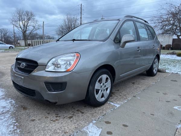 2009 Kia Rondo LX - - by dealer - vehicle automotive for sale in Willoughby, OH – photo 7