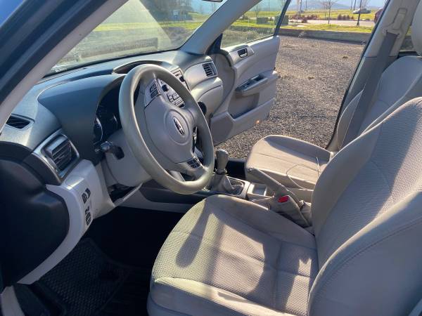 Blue 2013 Subaru Forester All Wheel Drive Sunroof Heated Seats obo for sale in Medford, OR – photo 6