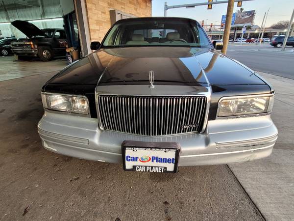 1997 LINCOLN TOWN CAR - - by dealer - vehicle for sale in MILWAUKEE WI 53209, WI – photo 3
